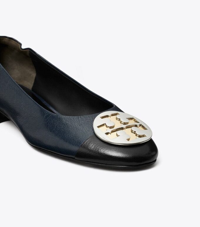 Claire Cap-Toe Topuklu, Geniş Claire Cap-Toe Topuklu, Geniş