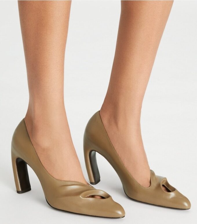 Şekillendirilmiş Peep-Toe Topuklu Ayakkabı Şekillendirilmiş Peep-Toe Topuklu Ayakkabı