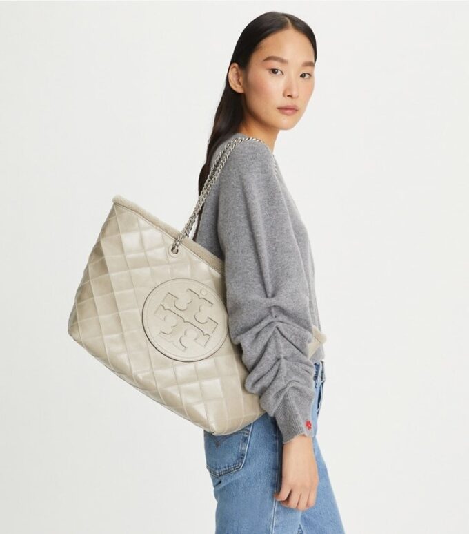 Ella Zincirli Shearling Tote Çanta Ella Zincirli Shearling Tote Çanta