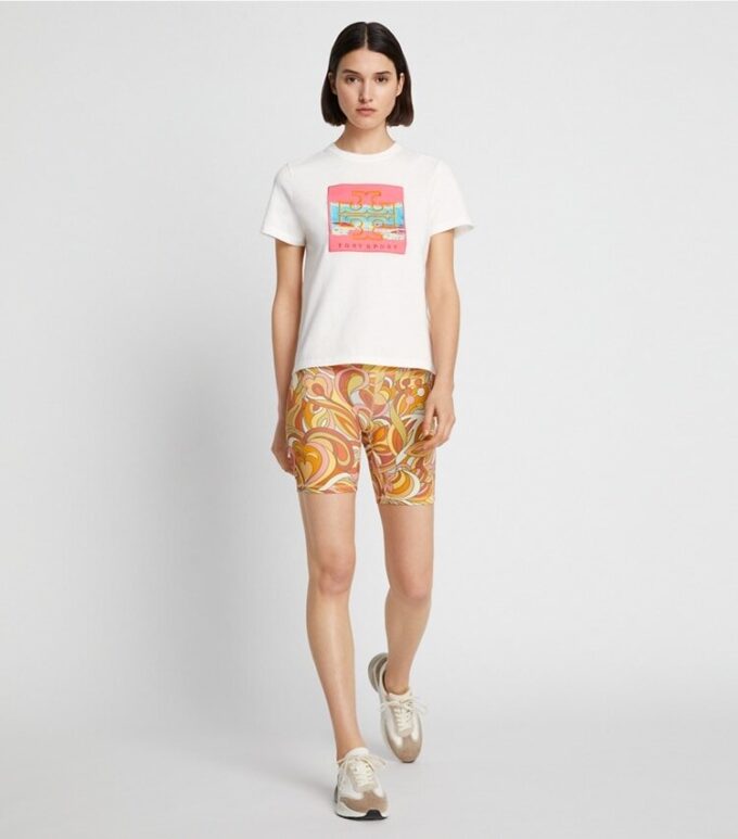 Grafik Logo Yamalı T-Shirt Grafik Logo Yamalı T-Shirt