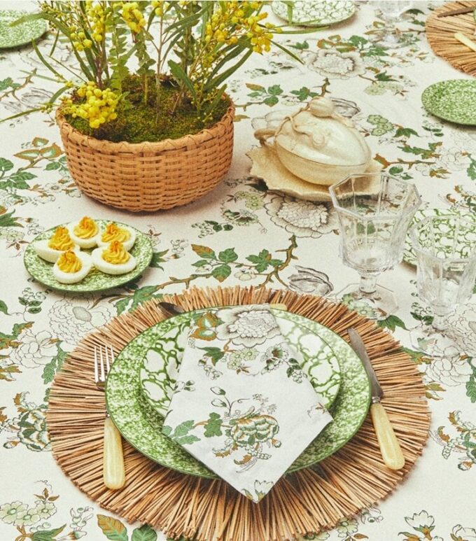 Happy Times Bouquet Yuvarlak Masa Örtüsü, 108″ Happy Times Bouquet Yuvarlak Masa Örtüsü, 108″