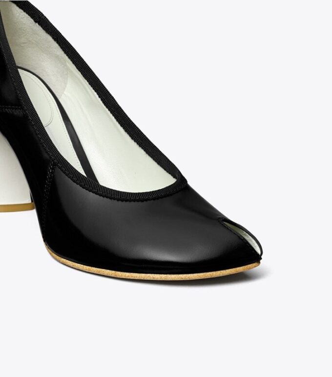 Peep-Toe Pump