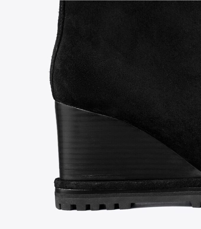 Süet Logo Lug Sole Wedge Boot Süet Logo Lug Sole Wedge Boot
