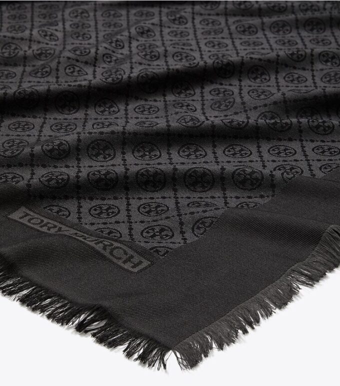 T Monogram Jakarlı Seyahat Eşarbı T Monogram Jakarlı Seyahat Eşarbı
