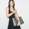 T Monogram Kontrast Kabartmalı Tote