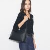T Monogram Pebbled Messenger Çanta T Monogram Pebbled Messenger Çanta